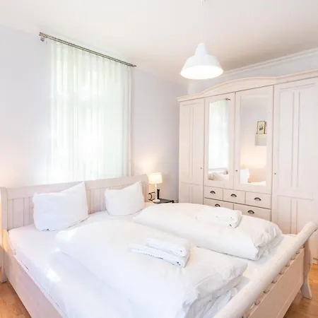 Schoene 3-raum-whg., 2 Slz, Terrasse, Zentrale Lage Ferienhaus